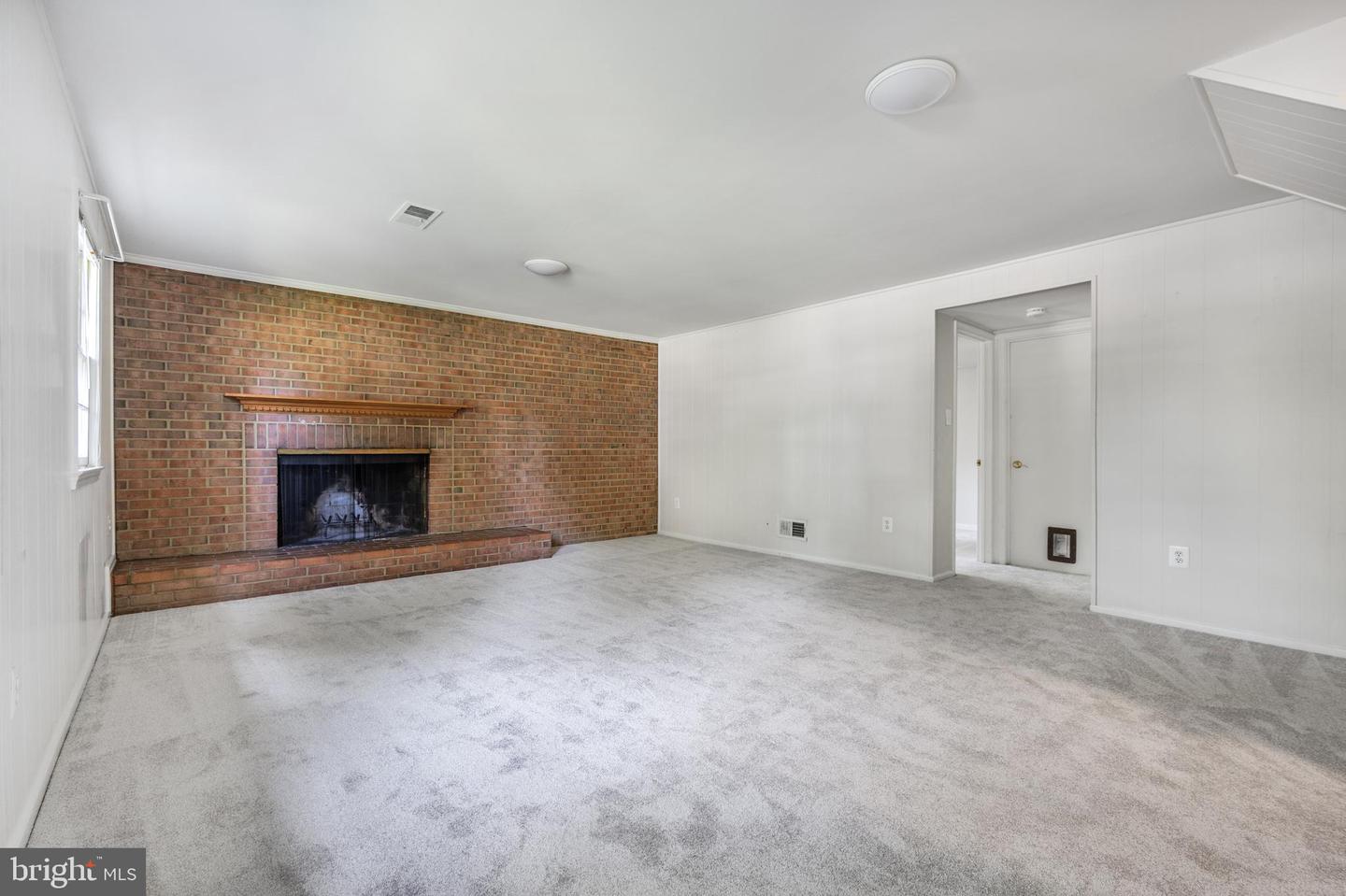 8105 GREELEY BLVD, SPRINGFIELD, Virginia 22152, 5 Bedrooms Bedrooms, ,2 BathroomsBathrooms,Residential,For sale,8105 GREELEY BLVD,VAFX2248204 MLS # VAFX2248204