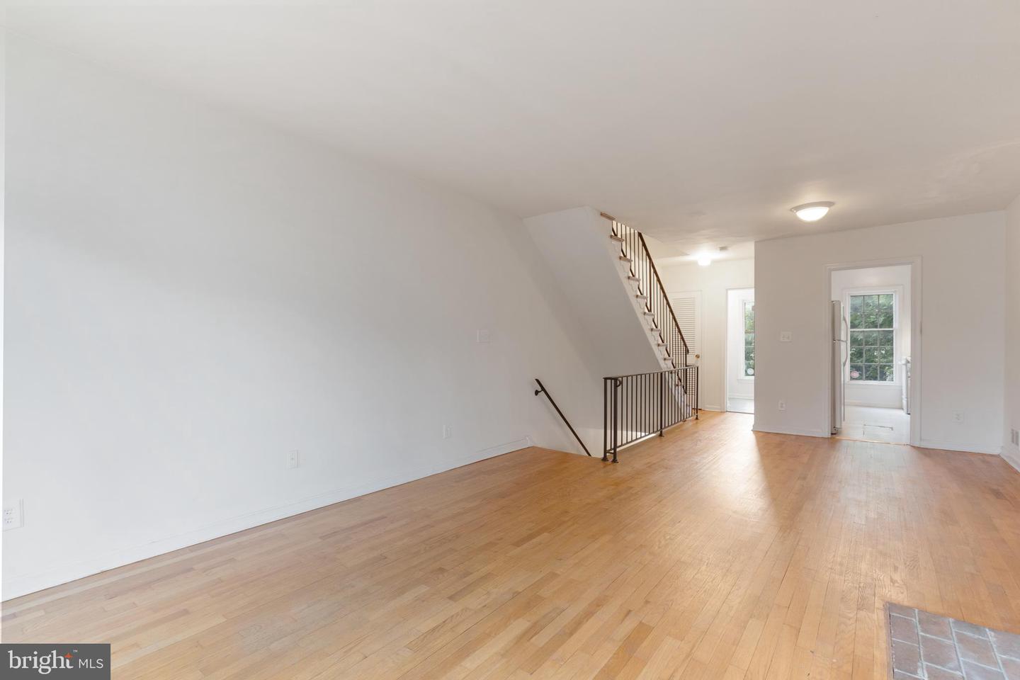 542 7TH ST SE, WASHINGTON, District Of Columbia 20003, 2 Bedrooms Bedrooms, ,2 BathroomsBathrooms,Residential,For sale,542 7TH ST SE,DCDC2206504 MLS # DCDC2206504