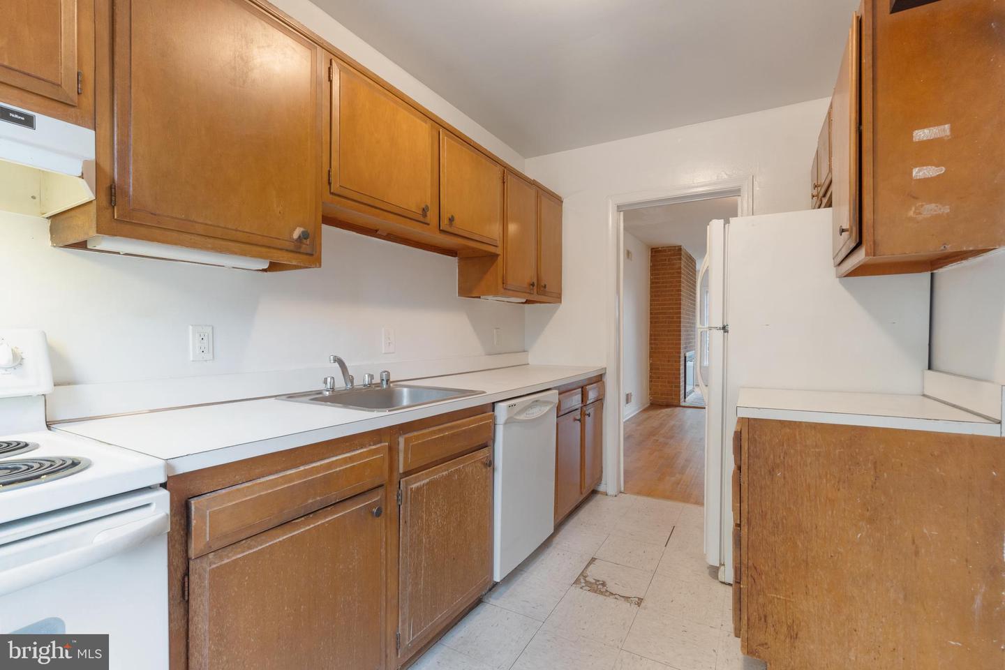 542 7TH ST SE, WASHINGTON, District Of Columbia 20003, 2 Bedrooms Bedrooms, ,2 BathroomsBathrooms,Residential,For sale,542 7TH ST SE,DCDC2206504 MLS # DCDC2206504