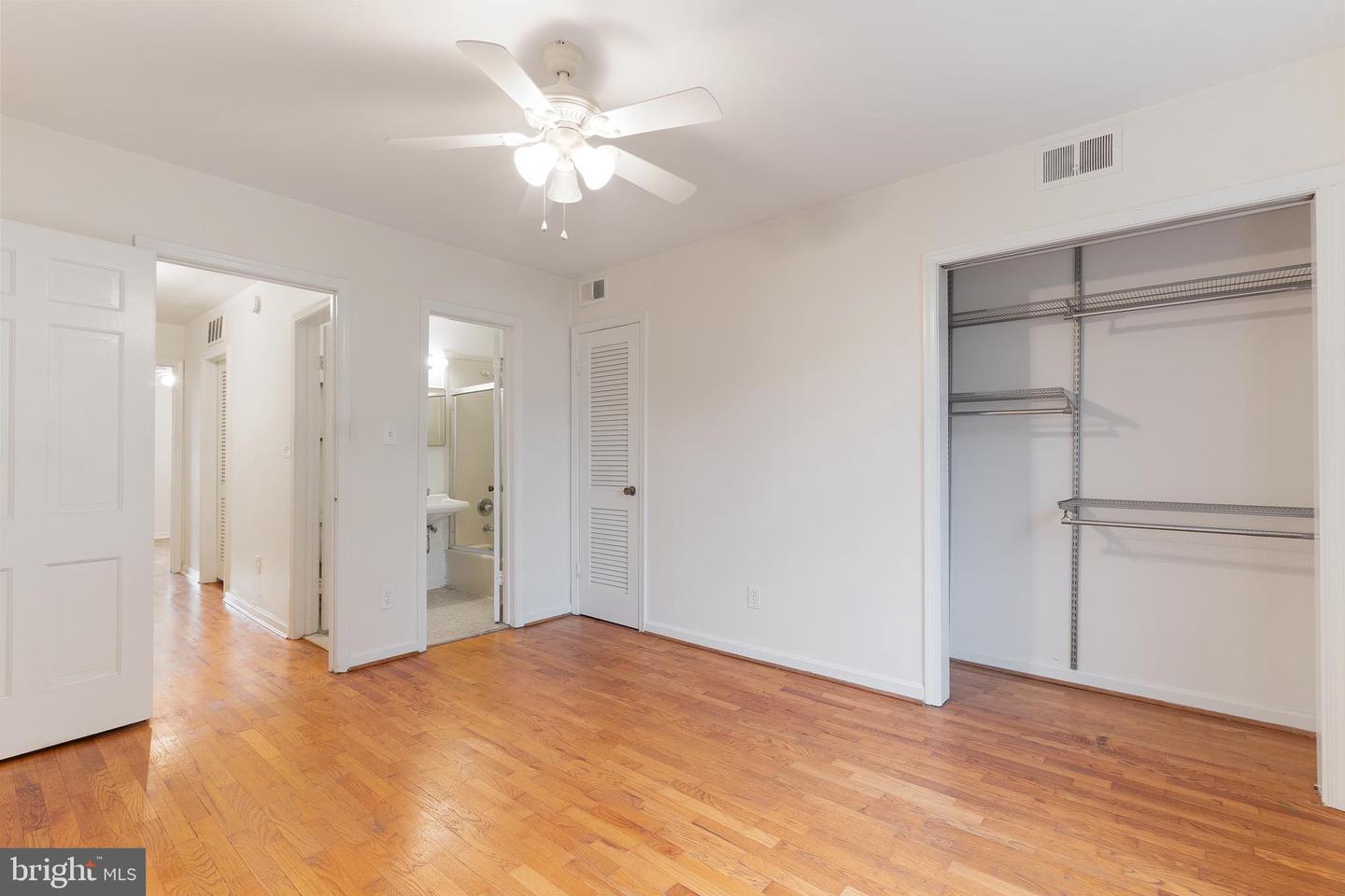 542 7TH ST SE, WASHINGTON, District Of Columbia 20003, 2 Bedrooms Bedrooms, ,2 BathroomsBathrooms,Residential,For sale,542 7TH ST SE,DCDC2206504 MLS # DCDC2206504