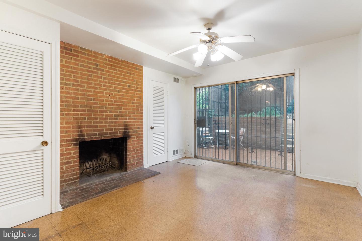 542 7TH ST SE, WASHINGTON, District Of Columbia 20003, 2 Bedrooms Bedrooms, ,2 BathroomsBathrooms,Residential,For sale,542 7TH ST SE,DCDC2206504 MLS # DCDC2206504