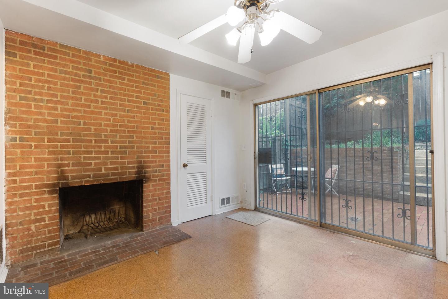 542 7TH ST SE, WASHINGTON, District Of Columbia 20003, 2 Bedrooms Bedrooms, ,2 BathroomsBathrooms,Residential,For sale,542 7TH ST SE,DCDC2206504 MLS # DCDC2206504