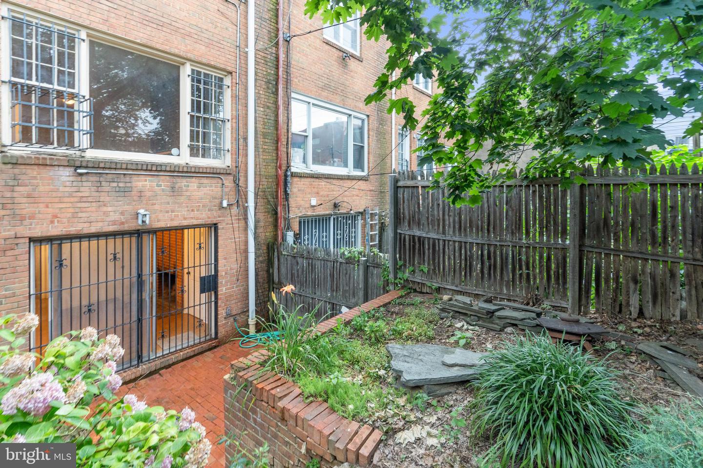 542 7TH ST SE, WASHINGTON, District Of Columbia 20003, 2 Bedrooms Bedrooms, ,2 BathroomsBathrooms,Residential,For sale,542 7TH ST SE,DCDC2206504 MLS # DCDC2206504