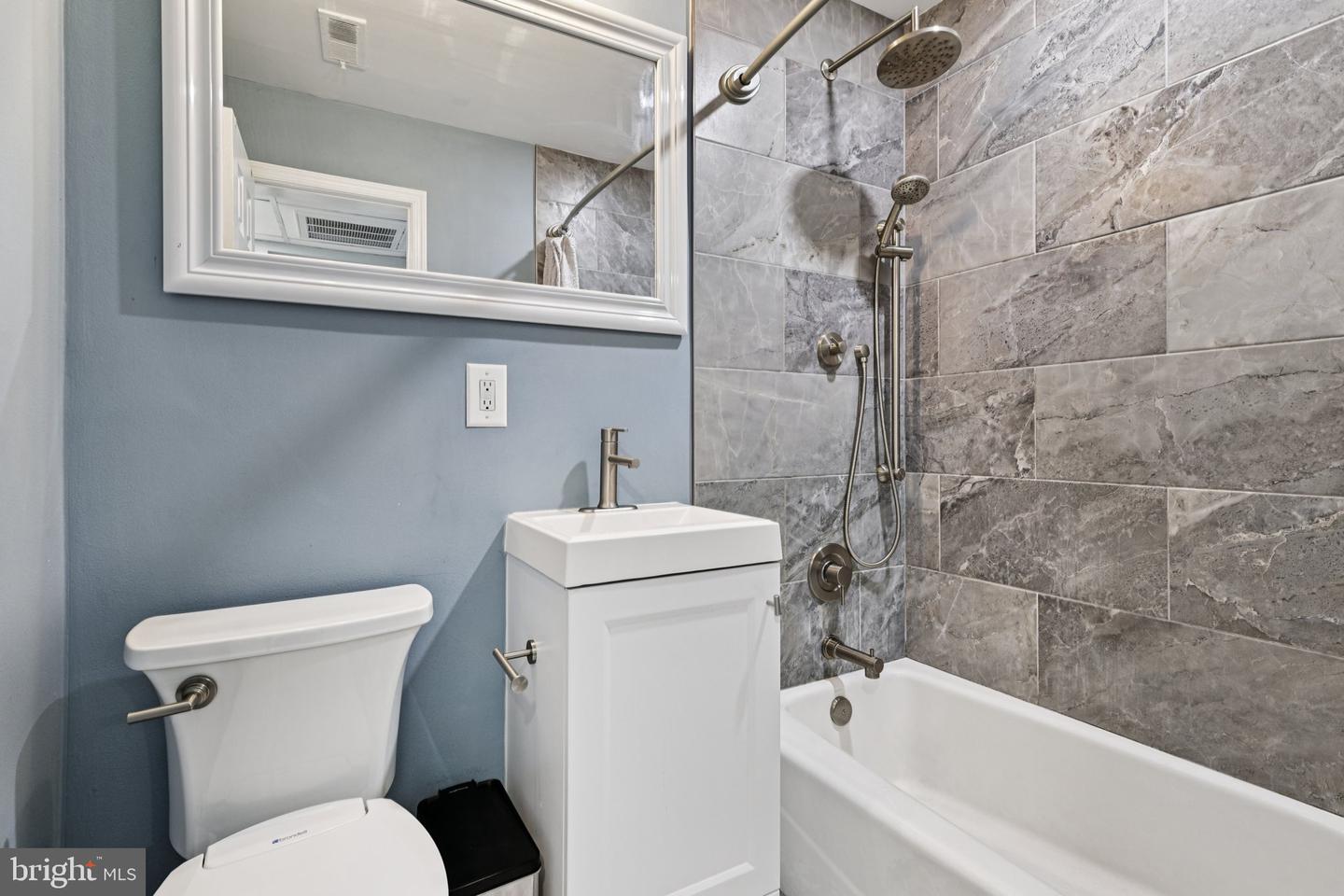 3300 S 28TH ST #403, ALEXANDRIA, Virginia 22302, 2 Bedrooms Bedrooms, ,1 BathroomBathrooms,Residential,For sale,3300 S 28TH ST #403,VAAX2046730 MLS # VAAX2046730