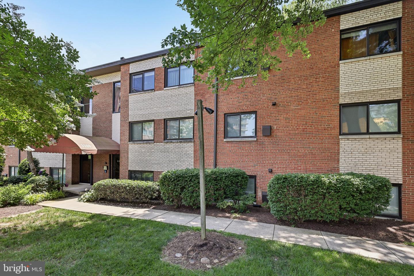 3300 S 28TH ST #403, ALEXANDRIA, Virginia 22302, 2 Bedrooms Bedrooms, ,1 BathroomBathrooms,Residential,For sale,3300 S 28TH ST #403,VAAX2046730 MLS # VAAX2046730