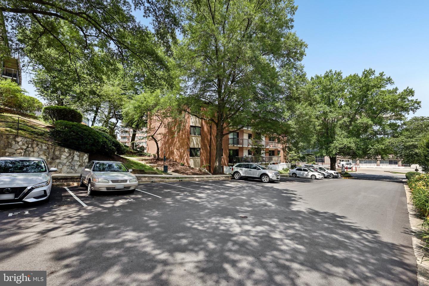 3300 S 28TH ST #403, ALEXANDRIA, Virginia 22302, 2 Bedrooms Bedrooms, ,1 BathroomBathrooms,Residential,For sale,3300 S 28TH ST #403,VAAX2046730 MLS # VAAX2046730
