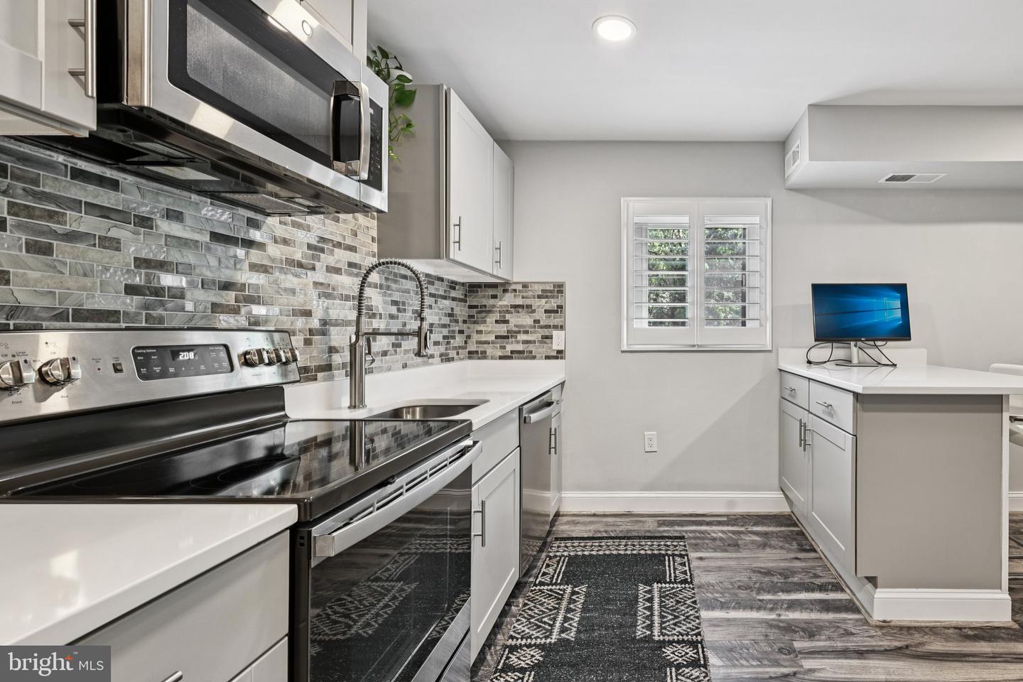3300 S 28TH ST #403, ALEXANDRIA, Virginia 22302, 2 Bedrooms Bedrooms, ,1 BathroomBathrooms,Residential,For sale,3300 S 28TH ST #403,VAAX2046730 MLS # VAAX2046730