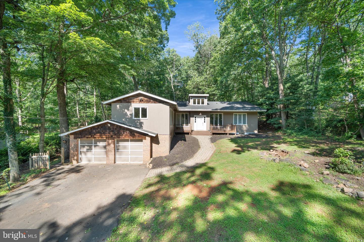 2416 YOUNGS DR, HAYMARKET, Virginia 20169, 5 Bedrooms Bedrooms, ,4 BathroomsBathrooms,Residential,For sale,2416 YOUNGS DR,VAPW2097492 MLS # VAPW2097492