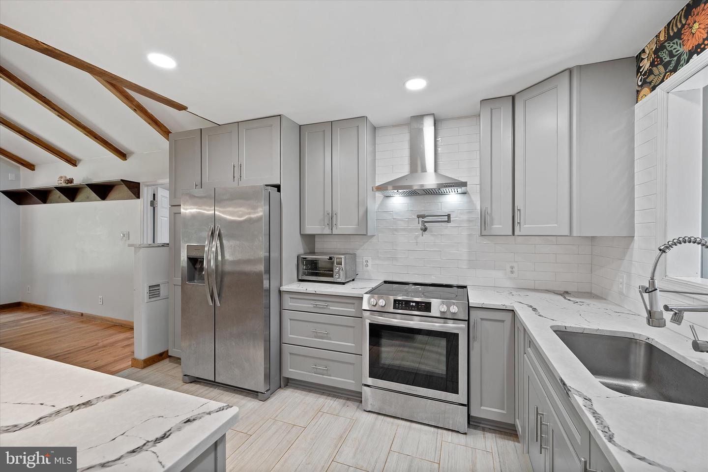 2416 YOUNGS DR, HAYMARKET, Virginia 20169, 5 Bedrooms Bedrooms, ,4 BathroomsBathrooms,Residential,For sale,2416 YOUNGS DR,VAPW2097492 MLS # VAPW2097492