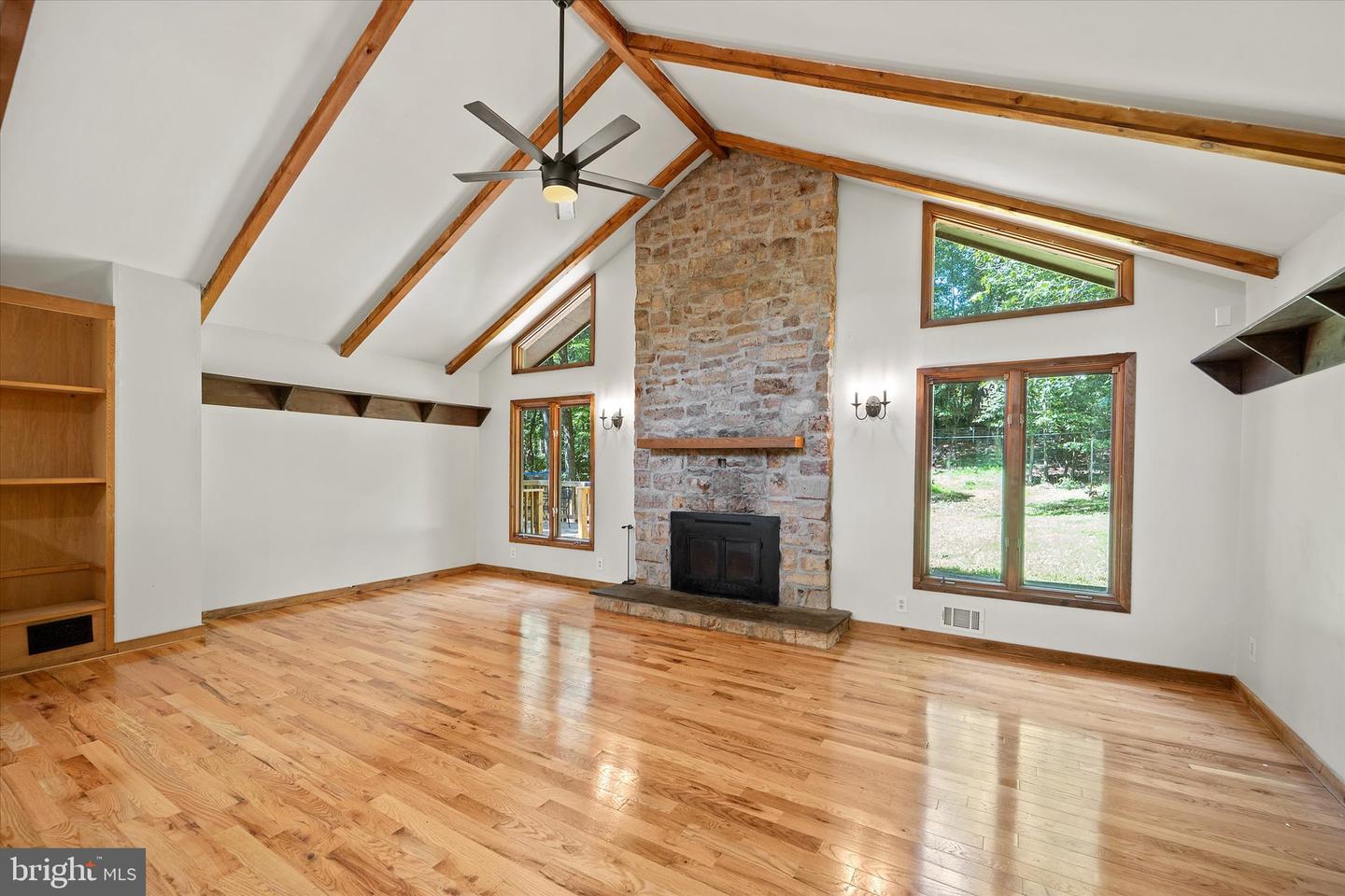 2416 YOUNGS DR, HAYMARKET, Virginia 20169, 5 Bedrooms Bedrooms, ,4 BathroomsBathrooms,Residential,For sale,2416 YOUNGS DR,VAPW2097492 MLS # VAPW2097492