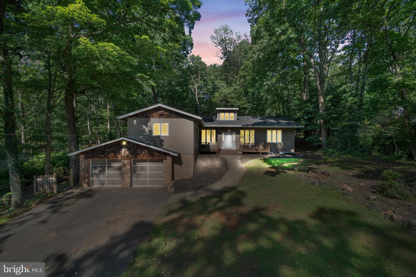 2416 YOUNGS DR, HAYMARKET, Virginia 20169, 5 Bedrooms Bedrooms, ,4 BathroomsBathrooms,Residential,For sale,2416 YOUNGS DR,VAPW2097492 MLS # VAPW2097492