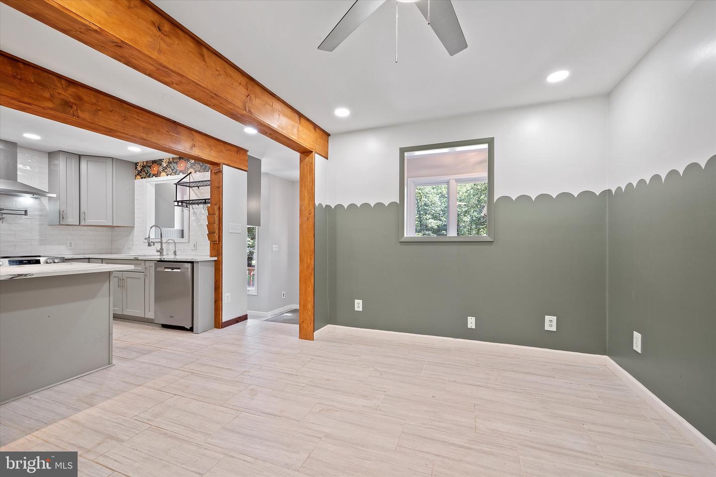 2416 YOUNGS DR, HAYMARKET, Virginia 20169, 5 Bedrooms Bedrooms, ,4 BathroomsBathrooms,Residential,For sale,2416 YOUNGS DR,VAPW2097492 MLS # VAPW2097492