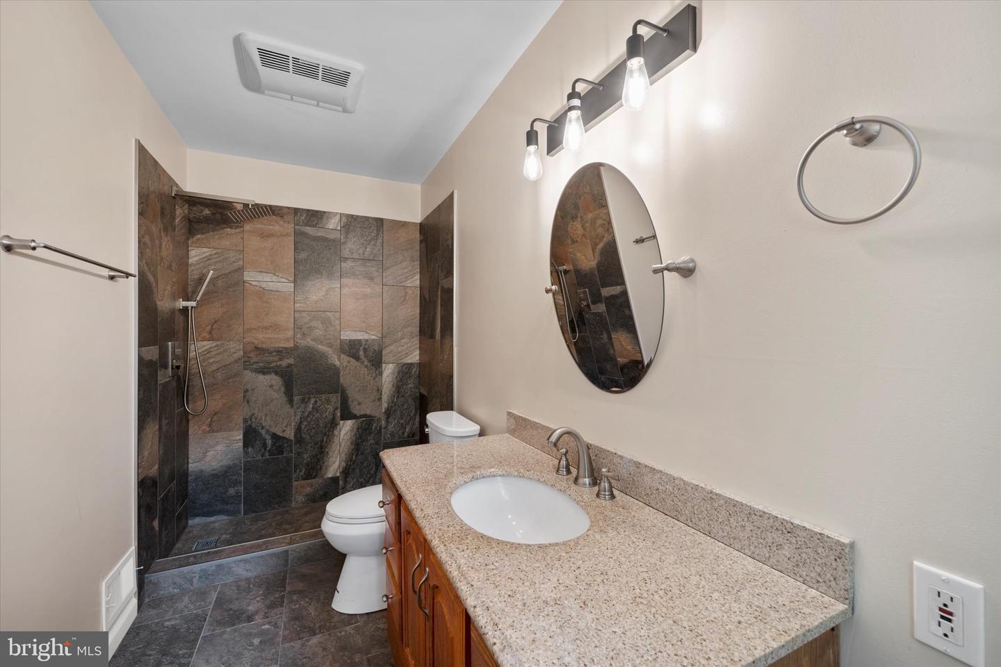 2416 YOUNGS DR, HAYMARKET, Virginia 20169, 5 Bedrooms Bedrooms, ,4 BathroomsBathrooms,Residential,For sale,2416 YOUNGS DR,VAPW2097492 MLS # VAPW2097492