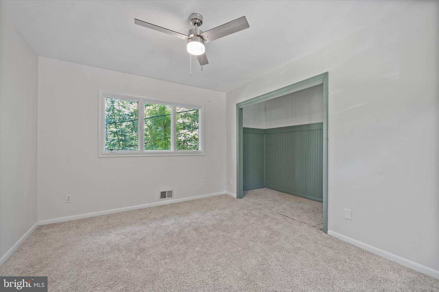 2416 YOUNGS DR, HAYMARKET, Virginia 20169, 5 Bedrooms Bedrooms, ,4 BathroomsBathrooms,Residential,For sale,2416 YOUNGS DR,VAPW2097492 MLS # VAPW2097492