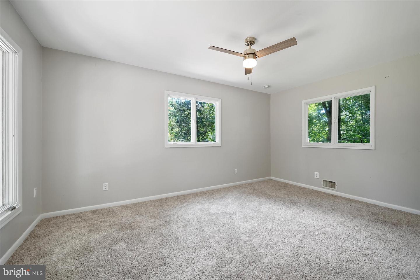 2416 YOUNGS DR, HAYMARKET, Virginia 20169, 5 Bedrooms Bedrooms, ,4 BathroomsBathrooms,Residential,For sale,2416 YOUNGS DR,VAPW2097492 MLS # VAPW2097492