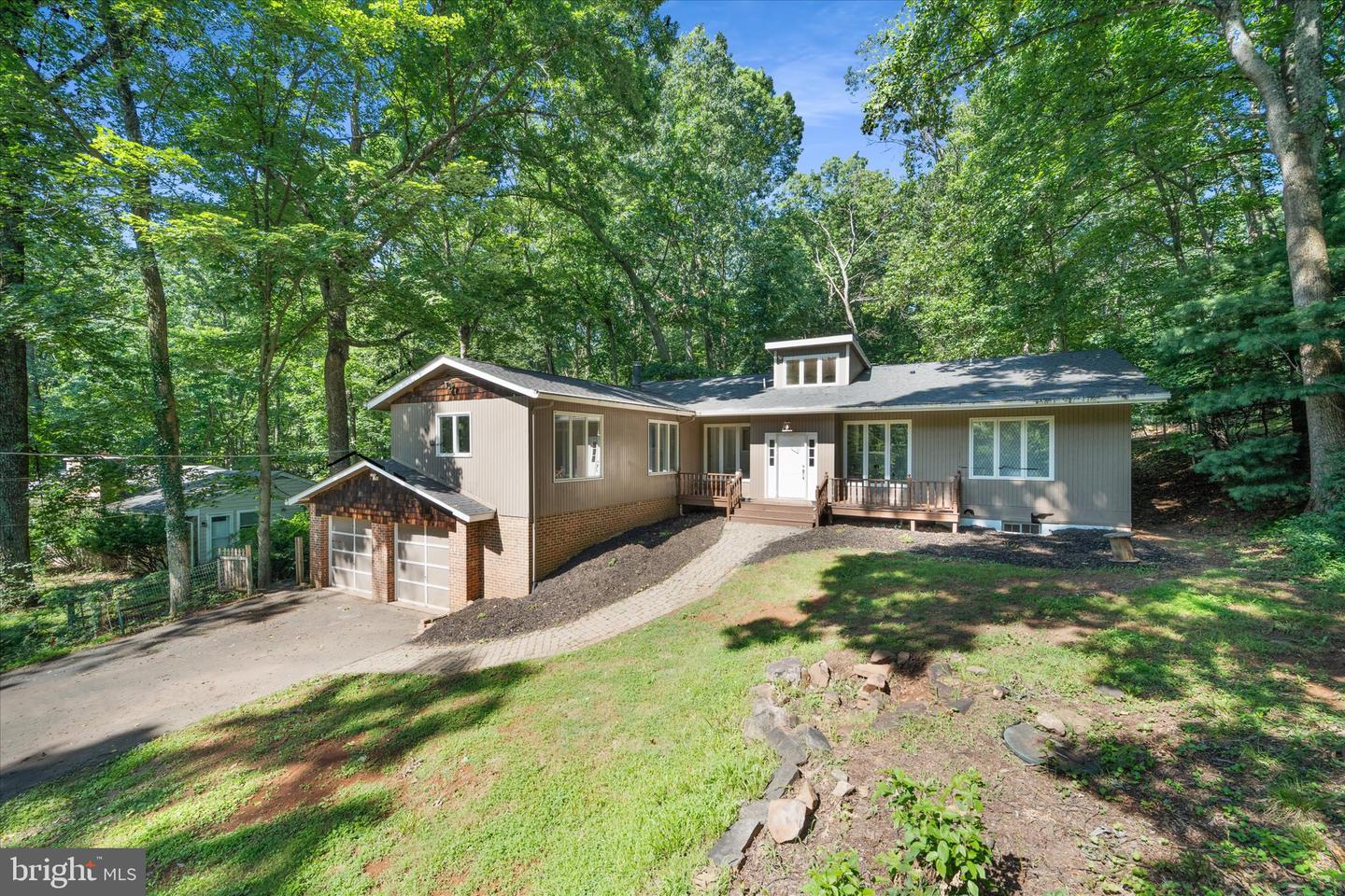 2416 YOUNGS DR, HAYMARKET, Virginia 20169, 5 Bedrooms Bedrooms, ,4 BathroomsBathrooms,Residential,For sale,2416 YOUNGS DR,VAPW2097492 MLS # VAPW2097492