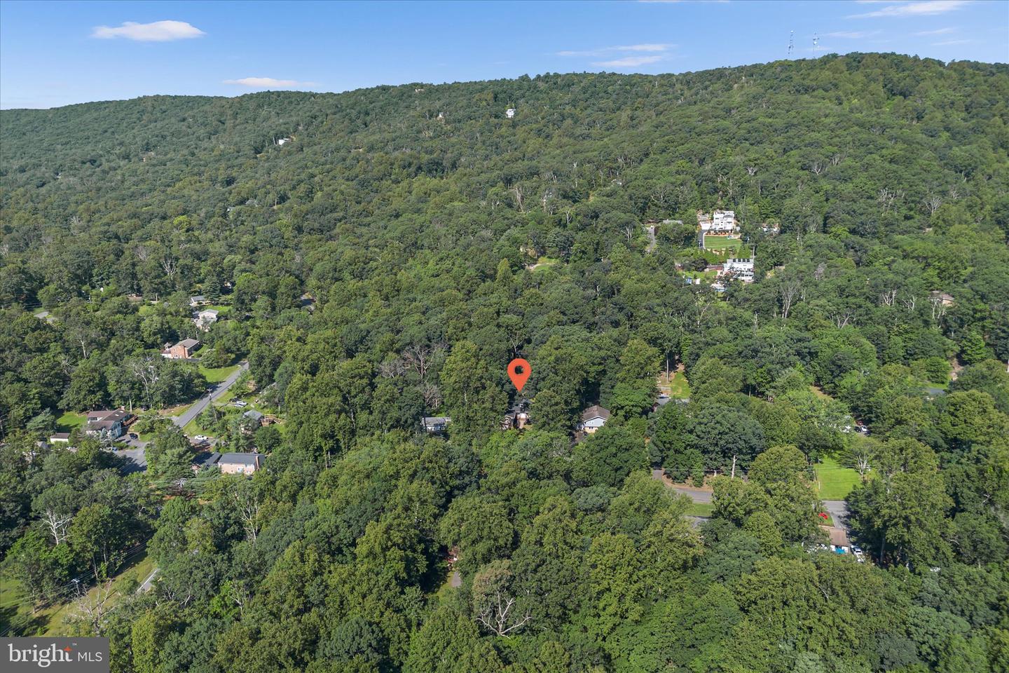 2416 YOUNGS DR, HAYMARKET, Virginia 20169, 5 Bedrooms Bedrooms, ,4 BathroomsBathrooms,Residential,For sale,2416 YOUNGS DR,VAPW2097492 MLS # VAPW2097492