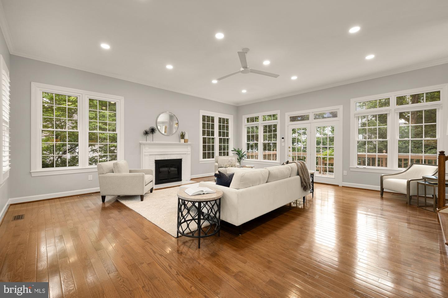 305 SPRINGWOOD CT NE, VIENNA, Virginia 22180, 5 Bedrooms Bedrooms, 18 Rooms Rooms,3 BathroomsBathrooms,Residential,For sale,305 SPRINGWOOD CT NE,VAFX2249034 MLS # VAFX2249034