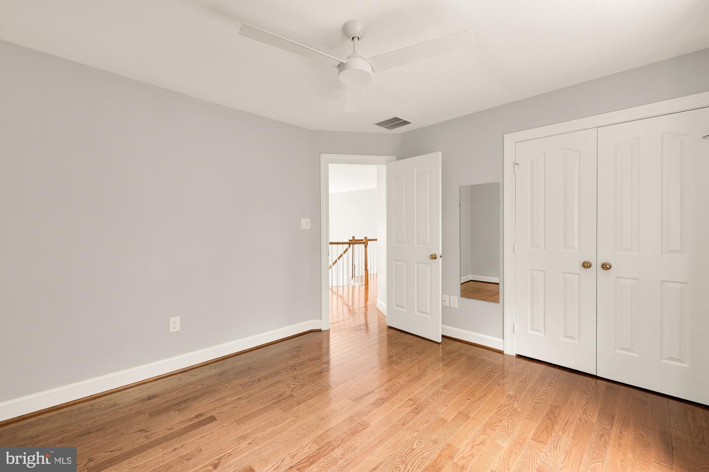 305 SPRINGWOOD CT NE, VIENNA, Virginia 22180, 5 Bedrooms Bedrooms, 18 Rooms Rooms,3 BathroomsBathrooms,Residential,For sale,305 SPRINGWOOD CT NE,VAFX2249034 MLS # VAFX2249034