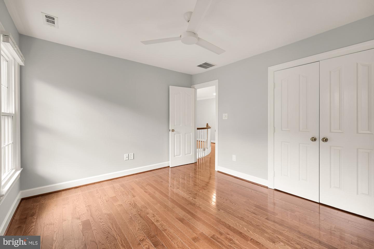 305 SPRINGWOOD CT NE, VIENNA, Virginia 22180, 5 Bedrooms Bedrooms, 18 Rooms Rooms,3 BathroomsBathrooms,Residential,For sale,305 SPRINGWOOD CT NE,VAFX2249034 MLS # VAFX2249034