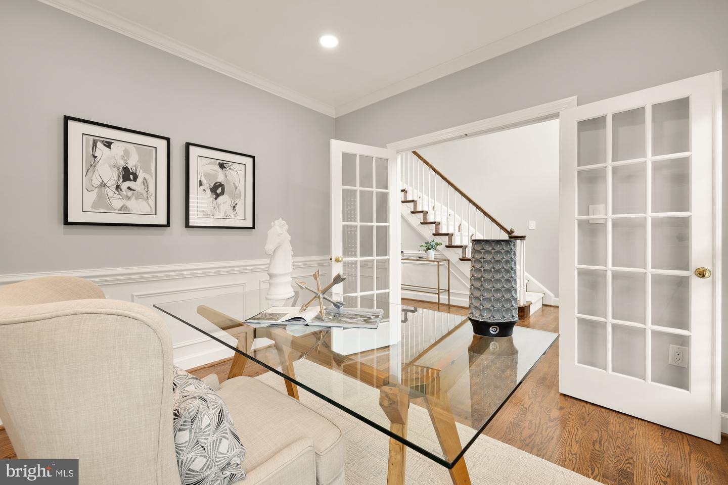 305 SPRINGWOOD CT NE, VIENNA, Virginia 22180, 5 Bedrooms Bedrooms, 18 Rooms Rooms,3 BathroomsBathrooms,Residential,For sale,305 SPRINGWOOD CT NE,VAFX2249034 MLS # VAFX2249034