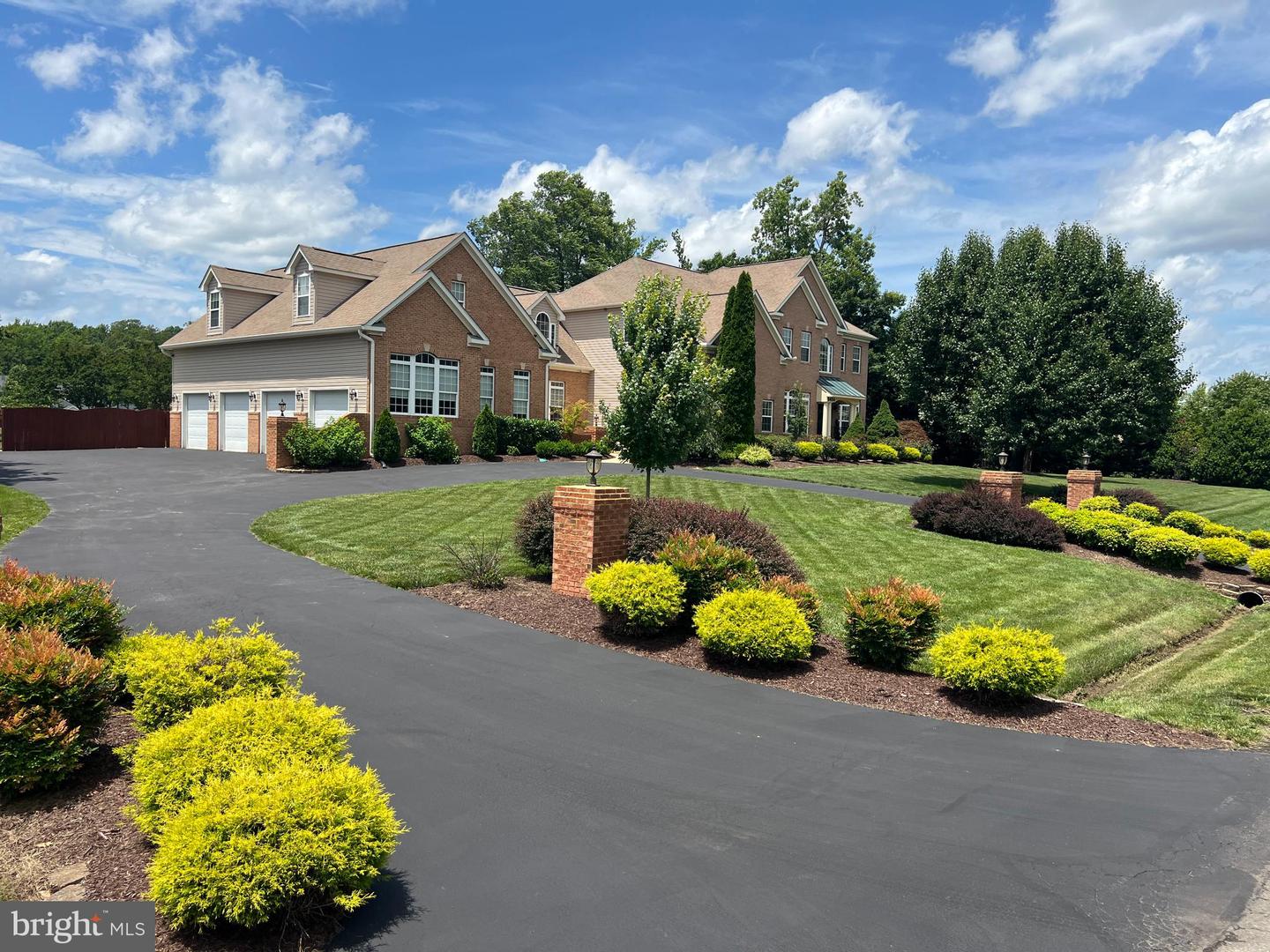 9404 DUNEDIN CT, FREDERICKSBURG, Virginia 22407, 6 Bedrooms Bedrooms, ,6 BathroomsBathrooms,Residential,For sale,9404 DUNEDIN CT,VASP2034088 MLS # VASP2034088