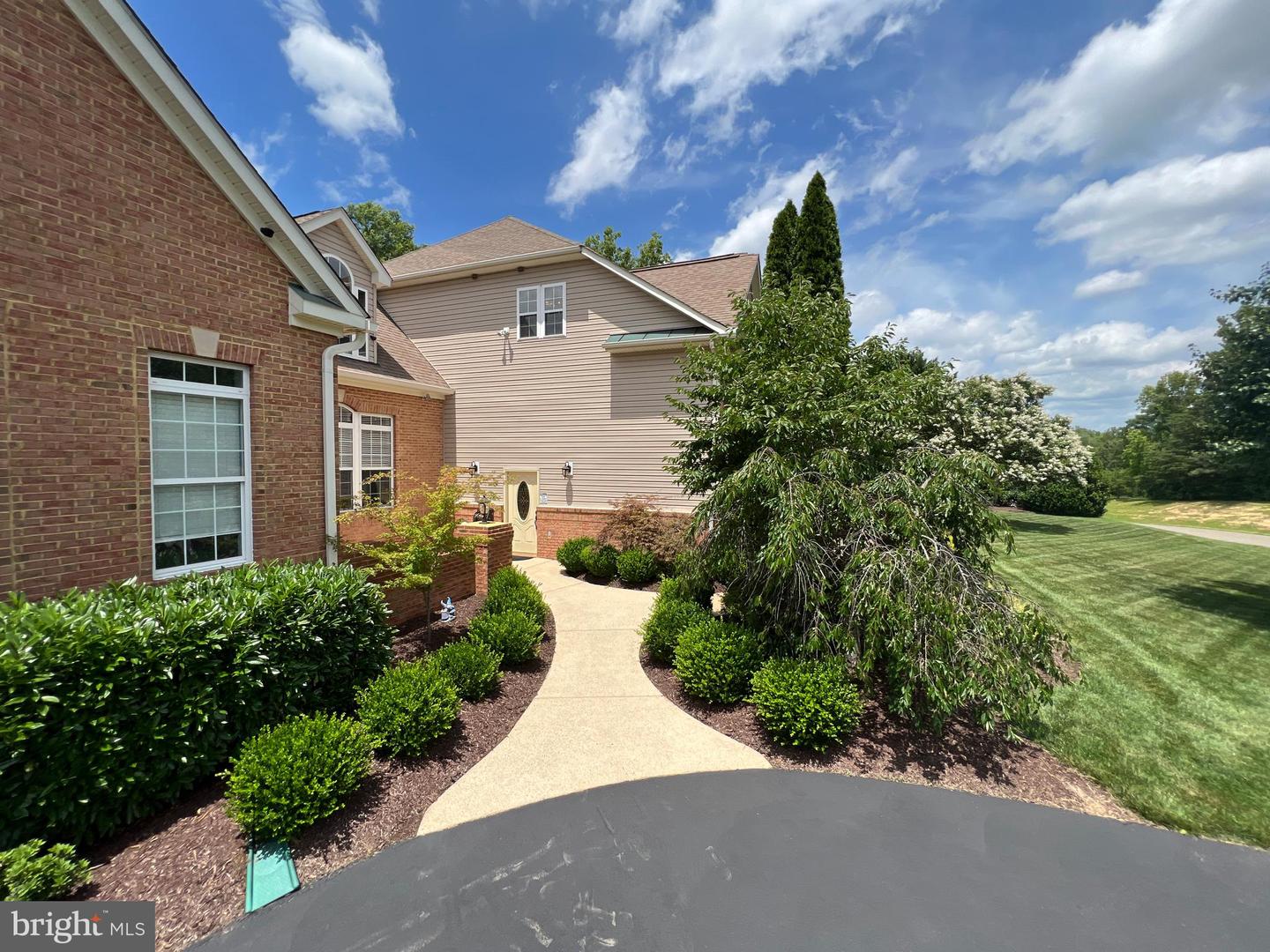 9404 DUNEDIN CT, FREDERICKSBURG, Virginia 22407, 6 Bedrooms Bedrooms, ,6 BathroomsBathrooms,Residential,For sale,9404 DUNEDIN CT,VASP2034088 MLS # VASP2034088