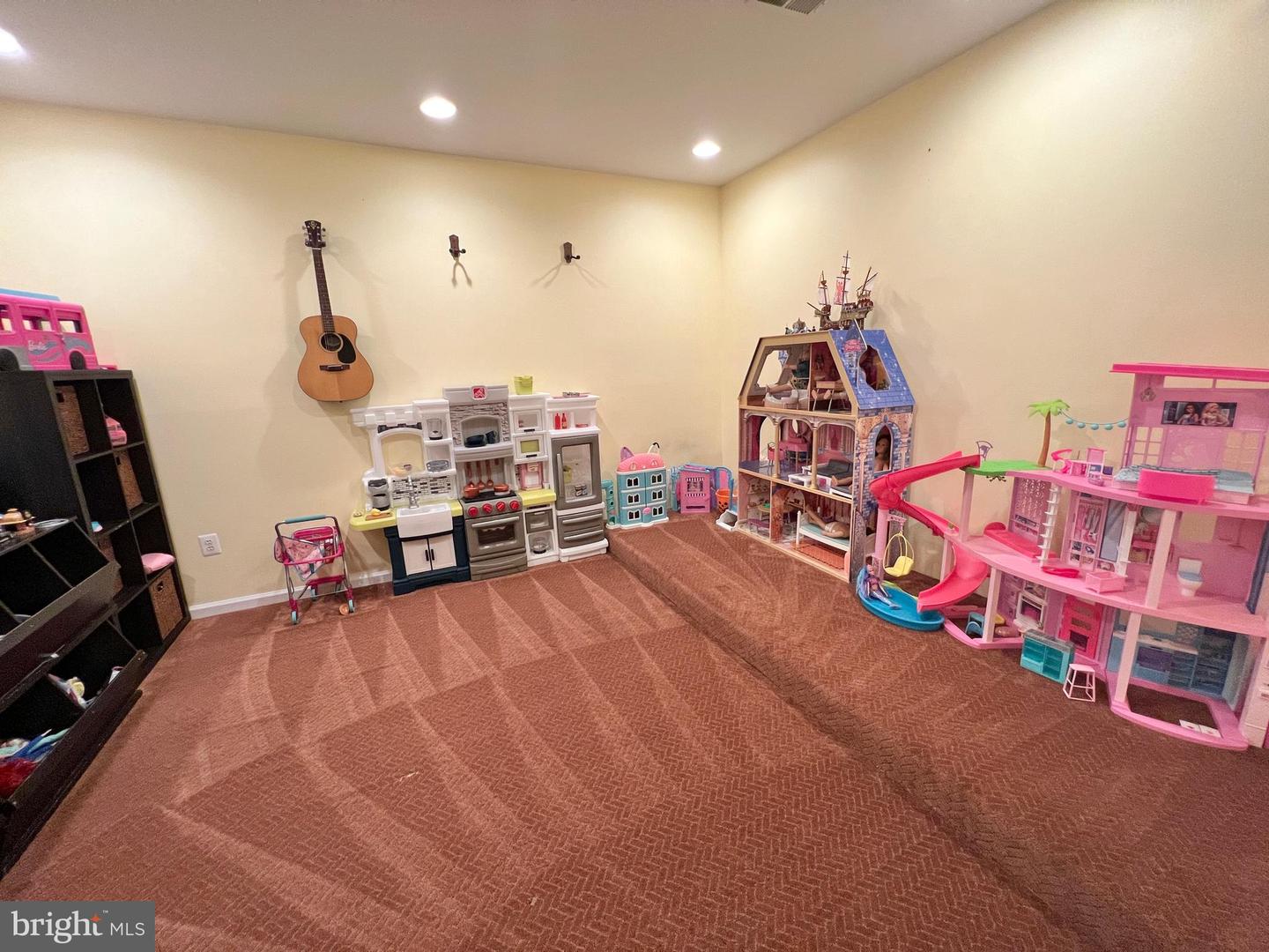 9404 DUNEDIN CT, FREDERICKSBURG, Virginia 22407, 6 Bedrooms Bedrooms, ,6 BathroomsBathrooms,Residential,For sale,9404 DUNEDIN CT,VASP2034088 MLS # VASP2034088