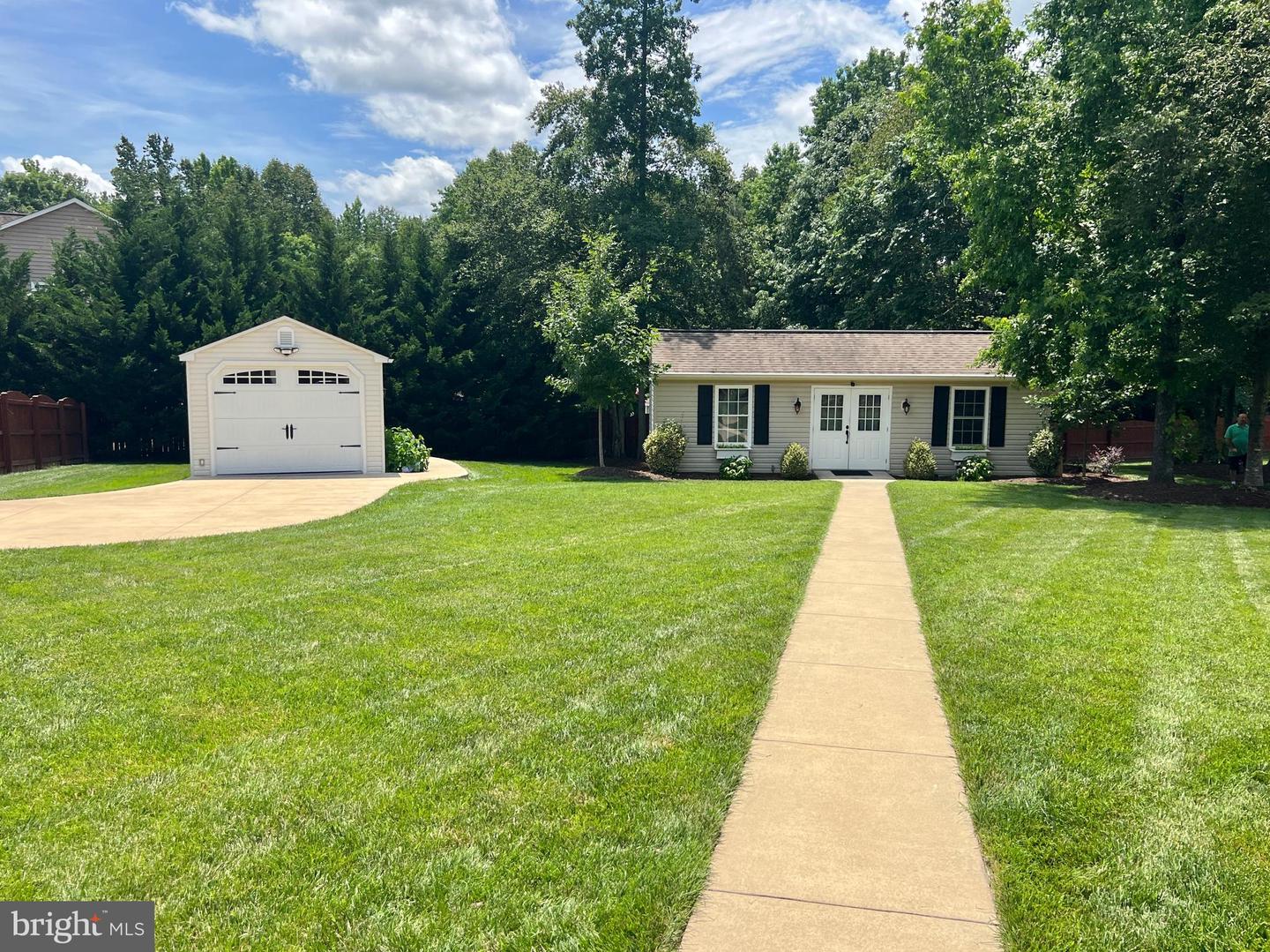 9404 DUNEDIN CT, FREDERICKSBURG, Virginia 22407, 6 Bedrooms Bedrooms, ,6 BathroomsBathrooms,Residential,For sale,9404 DUNEDIN CT,VASP2034088 MLS # VASP2034088