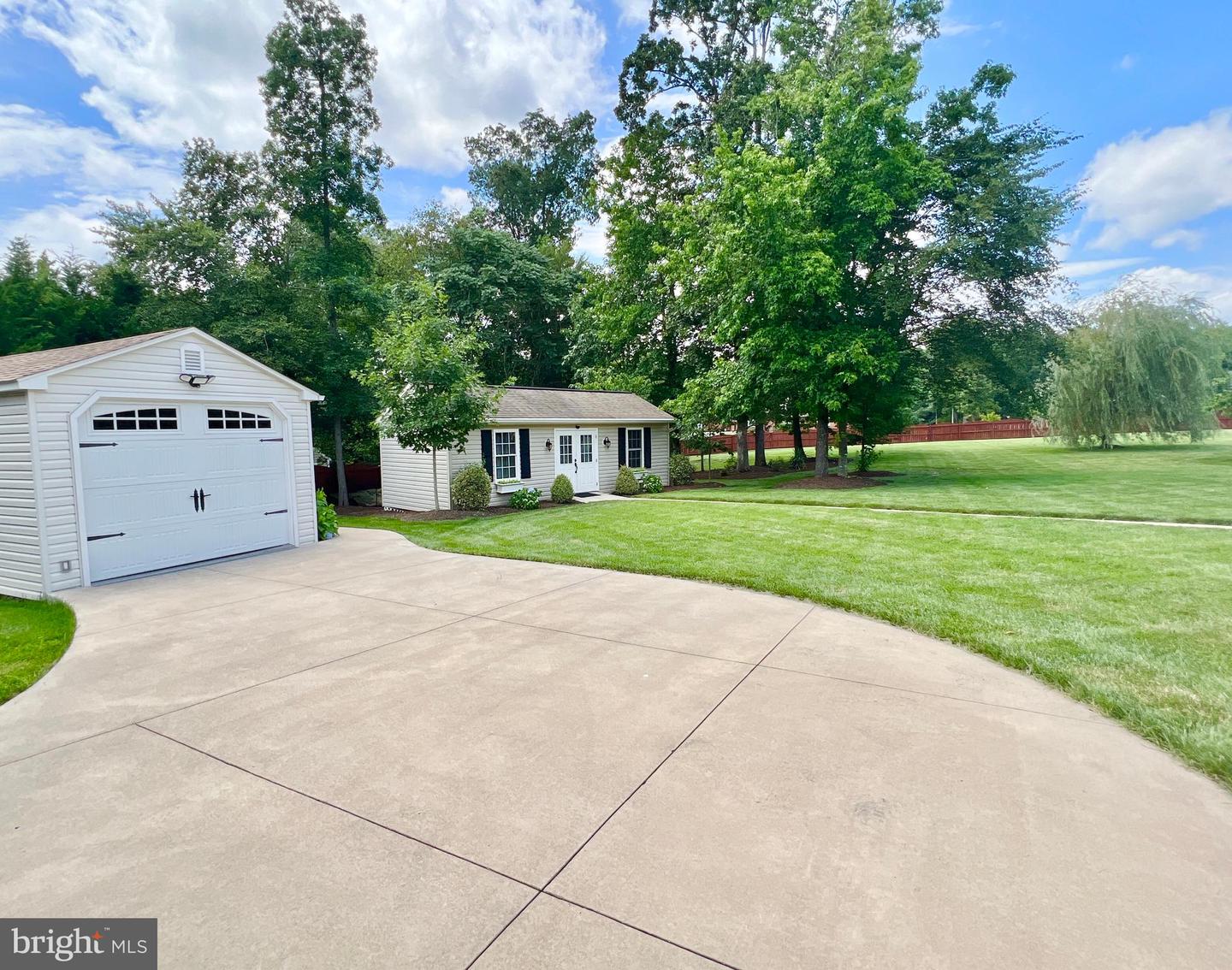 9404 DUNEDIN CT, FREDERICKSBURG, Virginia 22407, 6 Bedrooms Bedrooms, ,6 BathroomsBathrooms,Residential,For sale,9404 DUNEDIN CT,VASP2034088 MLS # VASP2034088