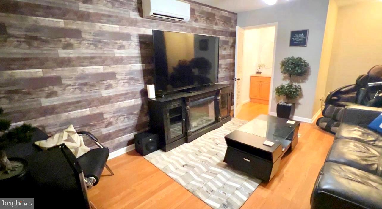 9404 DUNEDIN CT, FREDERICKSBURG, Virginia 22407, 6 Bedrooms Bedrooms, ,6 BathroomsBathrooms,Residential,For sale,9404 DUNEDIN CT,VASP2034088 MLS # VASP2034088