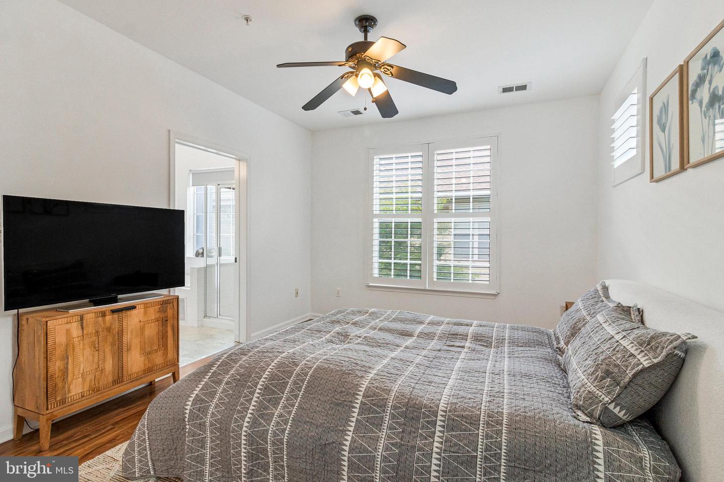 6476 CHEYENNE DR #203, ALEXANDRIA, Virginia 22312, 2 Bedrooms Bedrooms, ,2 BathroomsBathrooms,Residential,For sale,6476 CHEYENNE DR #203,VAFX2249116 MLS # VAFX2249116