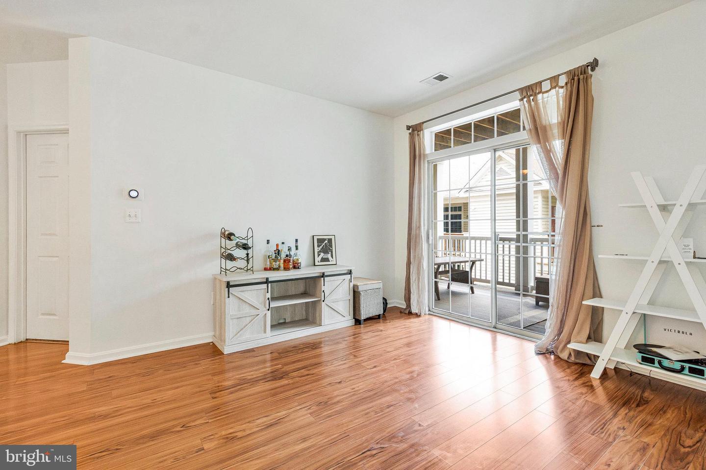 6476 CHEYENNE DR #203, ALEXANDRIA, Virginia 22312, 2 Bedrooms Bedrooms, ,2 BathroomsBathrooms,Residential,For sale,6476 CHEYENNE DR #203,VAFX2249116 MLS # VAFX2249116