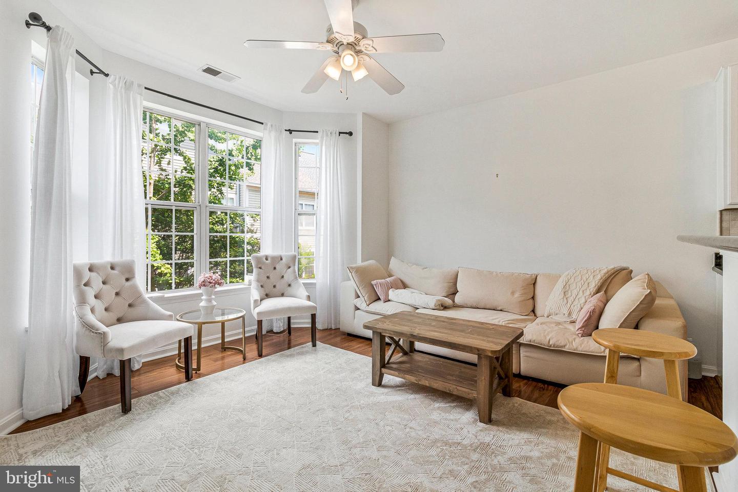 6476 CHEYENNE DR #203, ALEXANDRIA, Virginia 22312, 2 Bedrooms Bedrooms, ,2 BathroomsBathrooms,Residential,For sale,6476 CHEYENNE DR #203,VAFX2249116 MLS # VAFX2249116