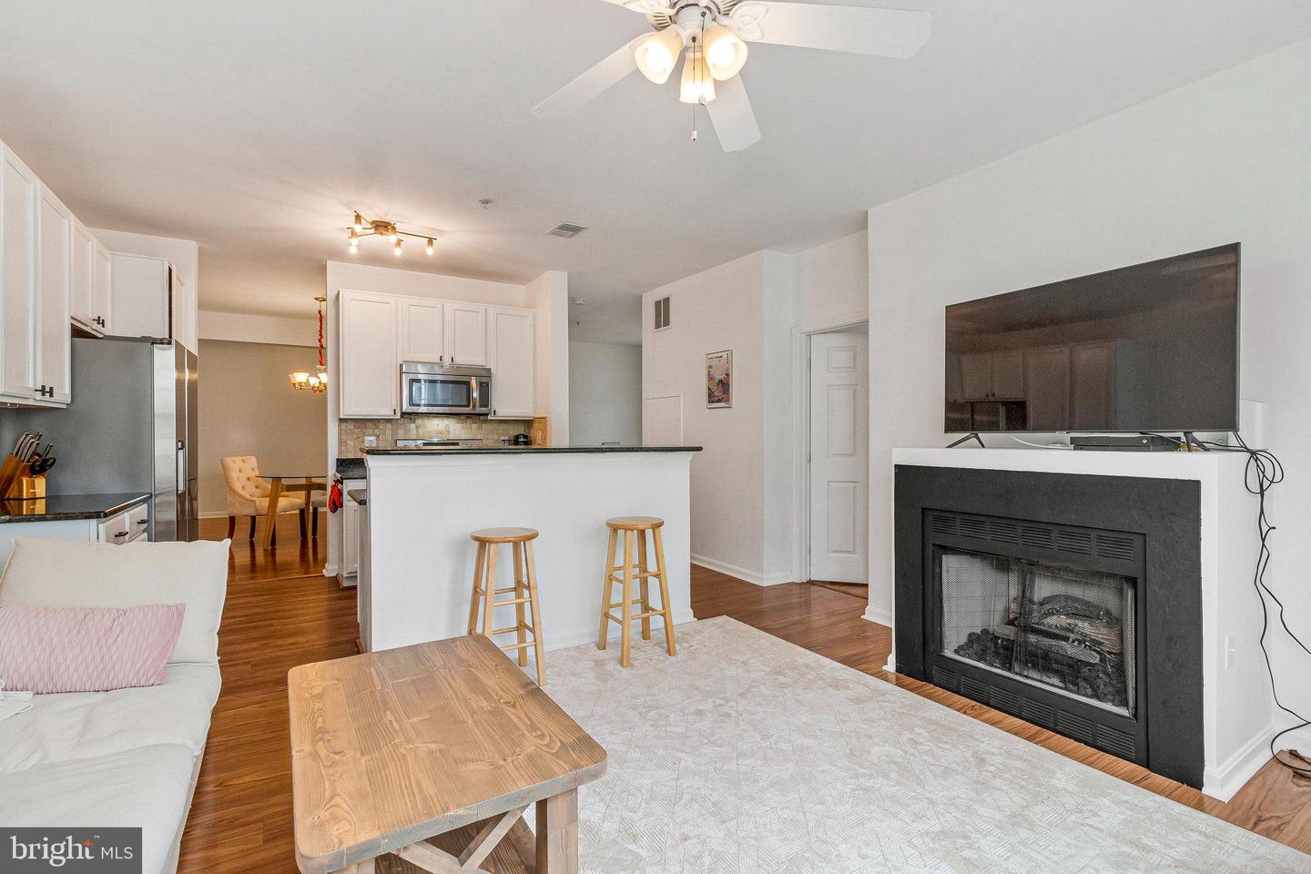 6476 CHEYENNE DR #203, ALEXANDRIA, Virginia 22312, 2 Bedrooms Bedrooms, ,2 BathroomsBathrooms,Residential,For sale,6476 CHEYENNE DR #203,VAFX2249116 MLS # VAFX2249116