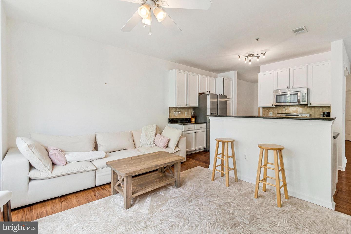 6476 CHEYENNE DR #203, ALEXANDRIA, Virginia 22312, 2 Bedrooms Bedrooms, ,2 BathroomsBathrooms,Residential,For sale,6476 CHEYENNE DR #203,VAFX2249116 MLS # VAFX2249116