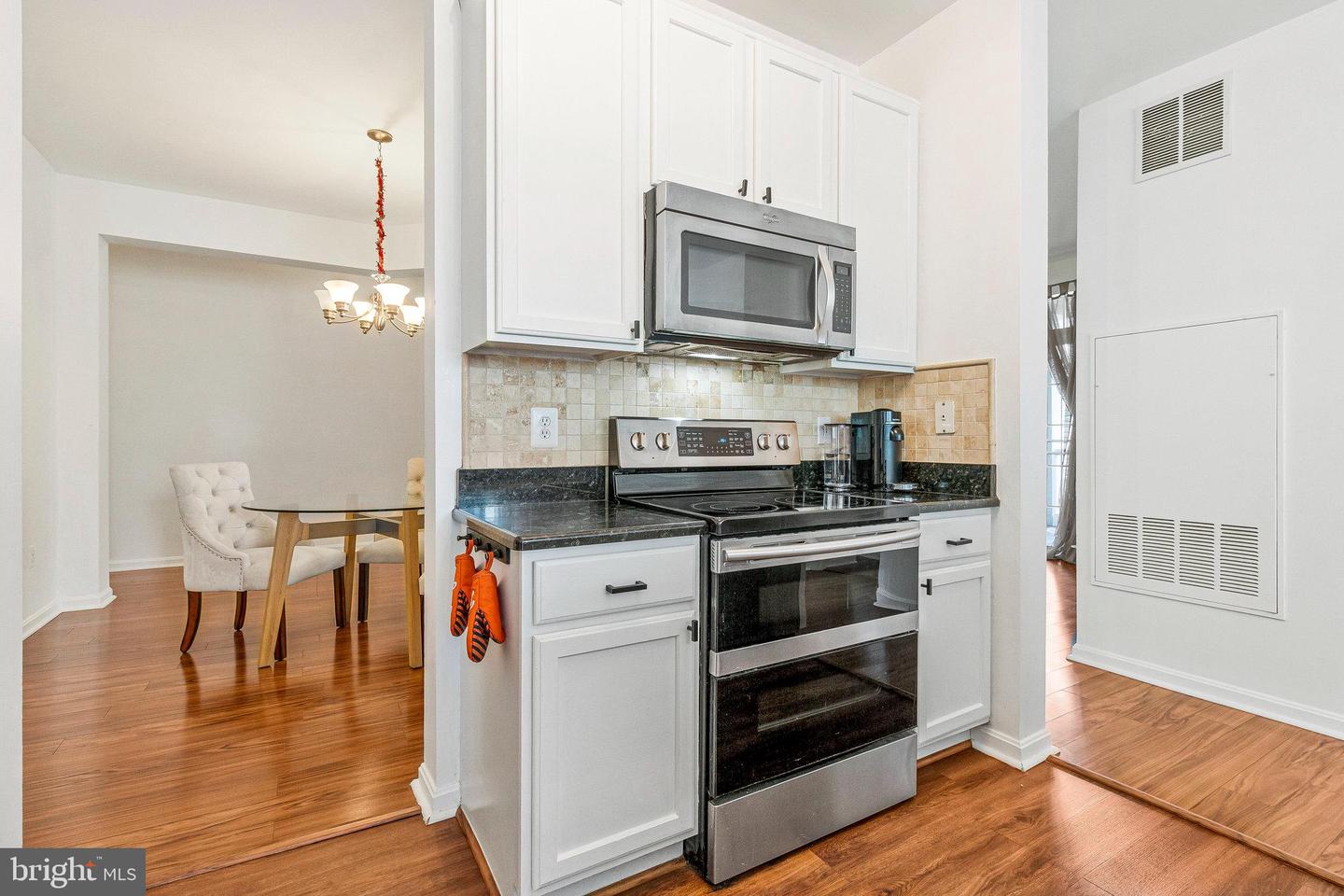 6476 CHEYENNE DR #203, ALEXANDRIA, Virginia 22312, 2 Bedrooms Bedrooms, ,2 BathroomsBathrooms,Residential,For sale,6476 CHEYENNE DR #203,VAFX2249116 MLS # VAFX2249116