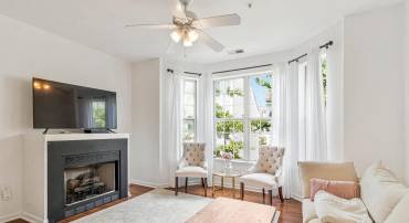6476 CHEYENNE DR #203, ALEXANDRIA, Virginia 22312, 2 Bedrooms Bedrooms, ,2 BathroomsBathrooms,Residential,For sale,6476 CHEYENNE DR #203,VAFX2249116 MLS # VAFX2249116
