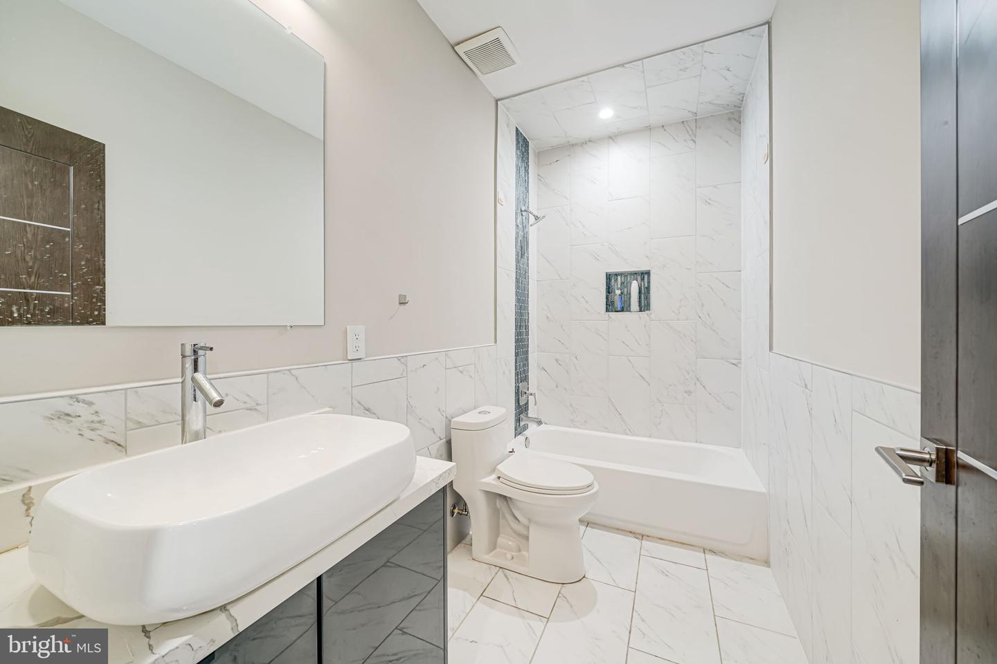 9908 BLAKE LN, OAKTON, Virginia 22124, 7 Bedrooms Bedrooms, ,7 BathroomsBathrooms,Residential,For sale,9908 BLAKE LN,VAFX2249120 MLS # VAFX2249120