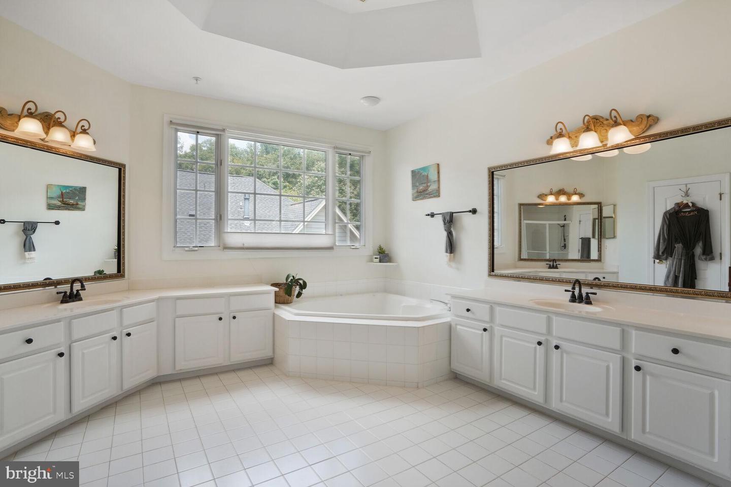47834 SCOTSBOROUGH SQ, POTOMAC FALLS, Virginia 20165, 4 Bedrooms Bedrooms, ,3 BathroomsBathrooms,Residential,For sale,47834 SCOTSBOROUGH SQ,VALO2100072 MLS # VALO2100072