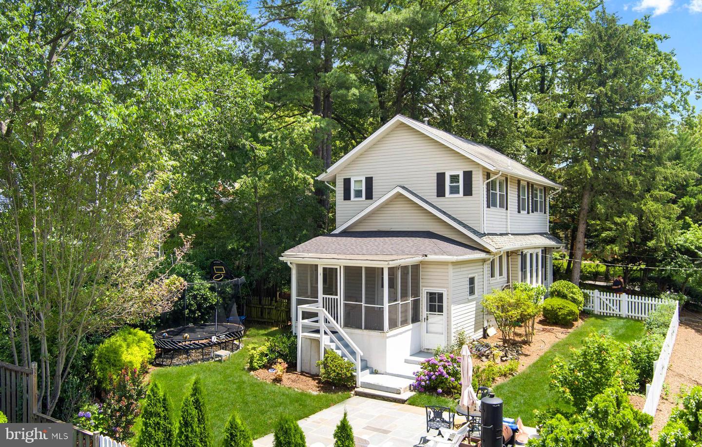 201 PENNSYLVANIA AVE, FALLS CHURCH, Virginia 22046, 4 Bedrooms Bedrooms, 8 Rooms Rooms,3 BathroomsBathrooms,Residential,For sale,201 PENNSYLVANIA AVE,VAFA2003102 MLS # VAFA2003102