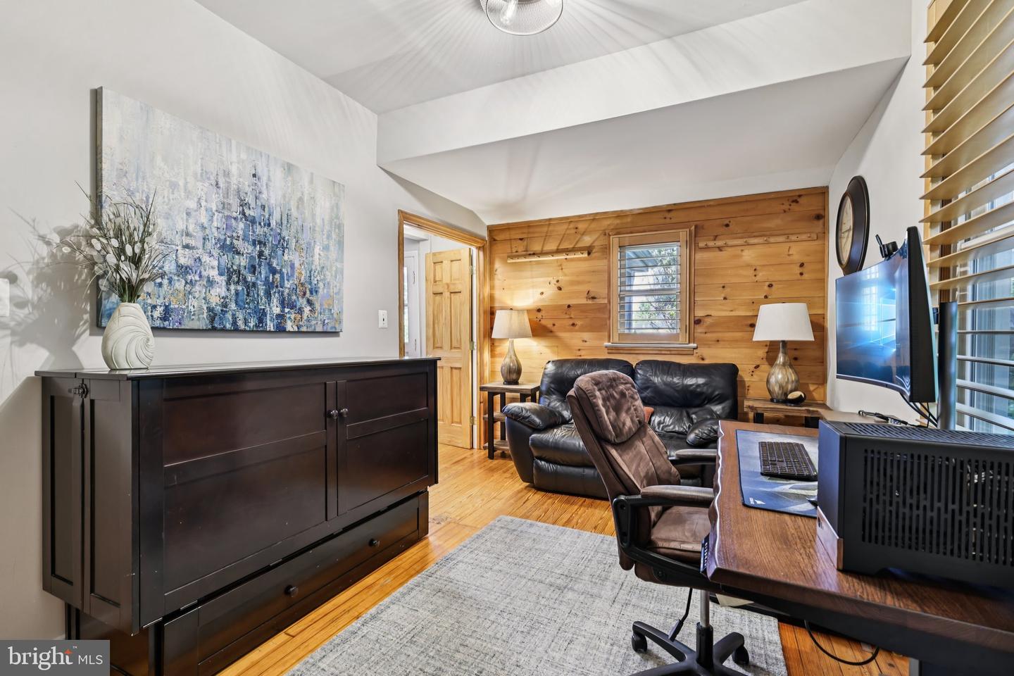 201 PENNSYLVANIA AVE, FALLS CHURCH, Virginia 22046, 4 Bedrooms Bedrooms, 8 Rooms Rooms,3 BathroomsBathrooms,Residential,For sale,201 PENNSYLVANIA AVE,VAFA2003102 MLS # VAFA2003102