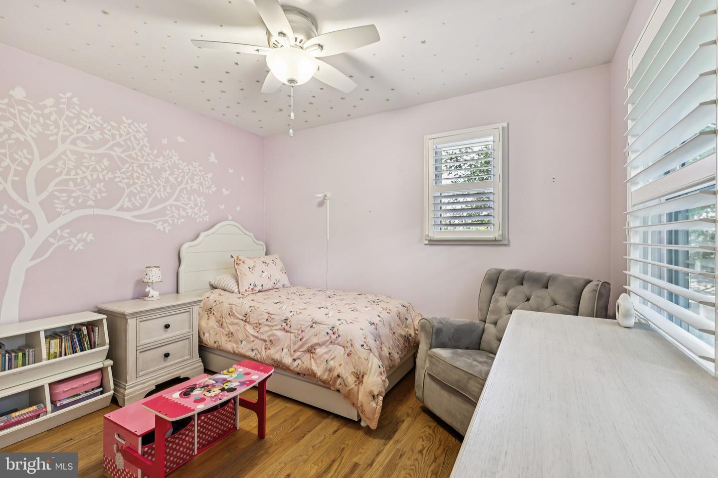 201 PENNSYLVANIA AVE, FALLS CHURCH, Virginia 22046, 4 Bedrooms Bedrooms, 8 Rooms Rooms,3 BathroomsBathrooms,Residential,For sale,201 PENNSYLVANIA AVE,VAFA2003102 MLS # VAFA2003102