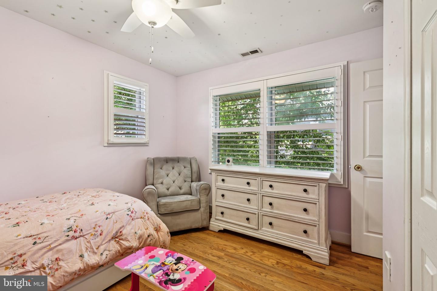 201 PENNSYLVANIA AVE, FALLS CHURCH, Virginia 22046, 4 Bedrooms Bedrooms, 8 Rooms Rooms,3 BathroomsBathrooms,Residential,For sale,201 PENNSYLVANIA AVE,VAFA2003102 MLS # VAFA2003102