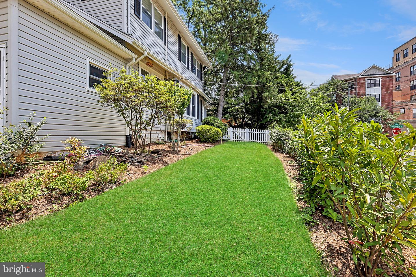 201 PENNSYLVANIA AVE, FALLS CHURCH, Virginia 22046, 4 Bedrooms Bedrooms, 8 Rooms Rooms,3 BathroomsBathrooms,Residential,For sale,201 PENNSYLVANIA AVE,VAFA2003102 MLS # VAFA2003102