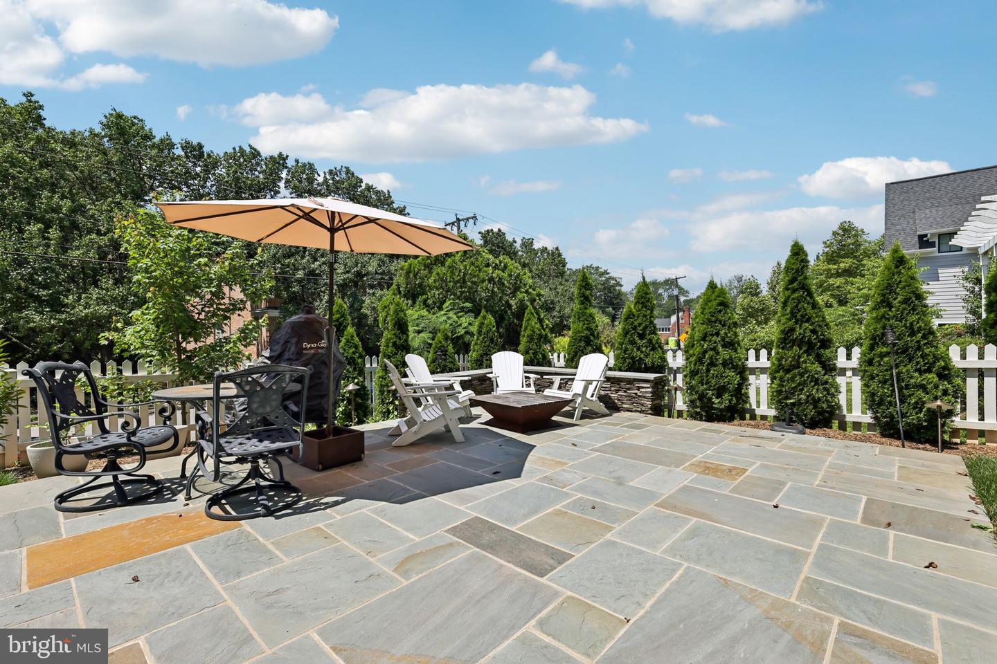 201 PENNSYLVANIA AVE, FALLS CHURCH, Virginia 22046, 4 Bedrooms Bedrooms, 8 Rooms Rooms,3 BathroomsBathrooms,Residential,For sale,201 PENNSYLVANIA AVE,VAFA2003102 MLS # VAFA2003102