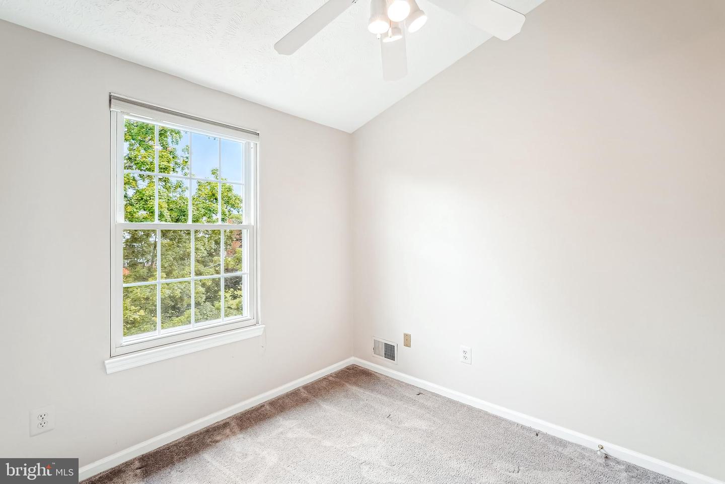 44049 FERNCLIFF TER, ASHBURN, Virginia 20147, 3 Bedrooms Bedrooms, ,2 BathroomsBathrooms,Residential,For sale,44049 FERNCLIFF TER,VALO2100130 MLS # VALO2100130