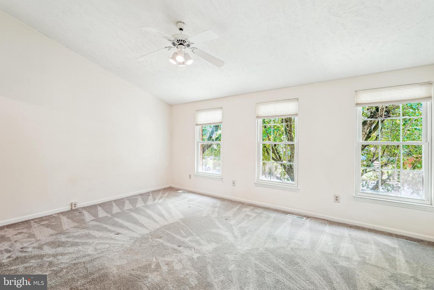 44049 FERNCLIFF TER, ASHBURN, Virginia 20147, 3 Bedrooms Bedrooms, ,2 BathroomsBathrooms,Residential,For sale,44049 FERNCLIFF TER,VALO2100130 MLS # VALO2100130