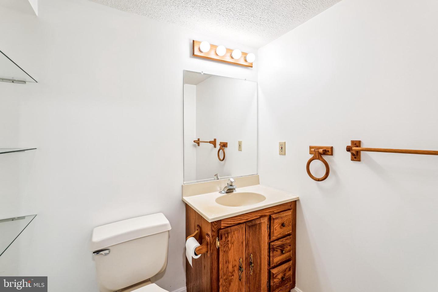 44049 FERNCLIFF TER, ASHBURN, Virginia 20147, 3 Bedrooms Bedrooms, ,2 BathroomsBathrooms,Residential,For sale,44049 FERNCLIFF TER,VALO2100130 MLS # VALO2100130