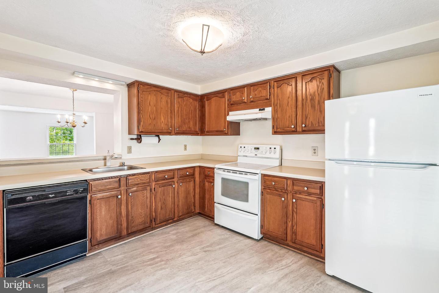 44049 FERNCLIFF TER, ASHBURN, Virginia 20147, 3 Bedrooms Bedrooms, ,2 BathroomsBathrooms,Residential,For sale,44049 FERNCLIFF TER,VALO2100130 MLS # VALO2100130